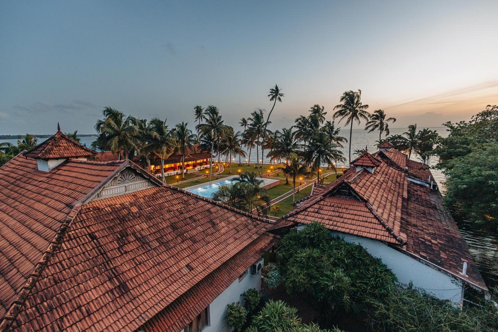 Cocobay Resort Кумараком Екстериор снимка