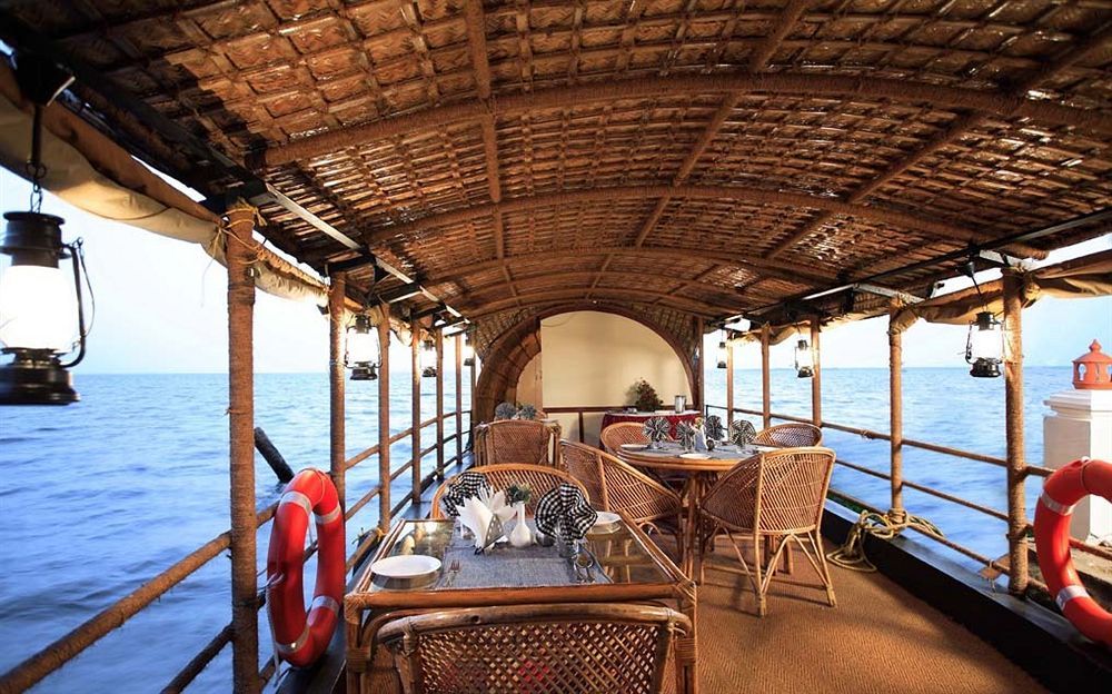 Cocobay Resort Кумараком Ресторант снимка